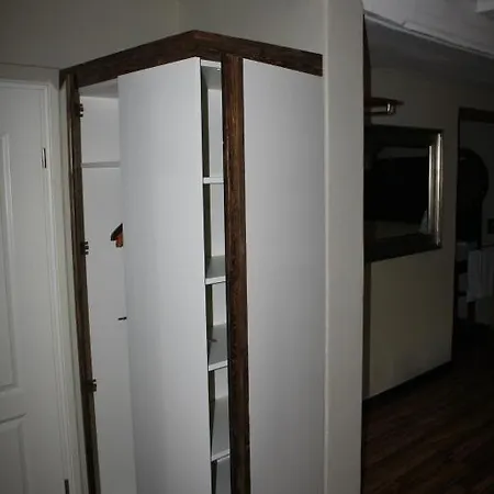 Elements רגנסבורג